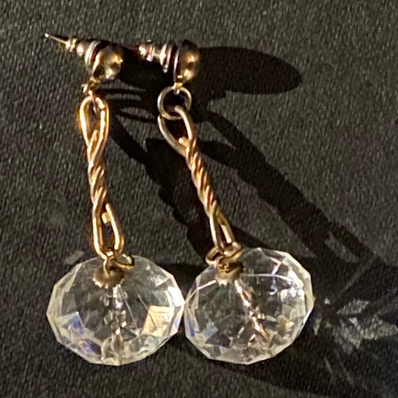 Vintage Earrings/Squatty Lucite Dangle/Twisted Goldtone - Picture 1 of 8